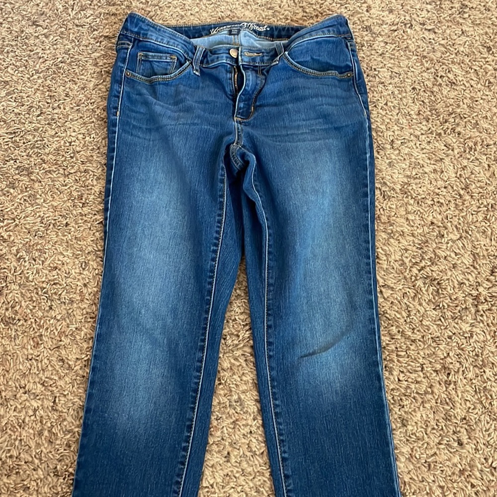 Universal Thread Women’s Jeans - Picture 3 of 4